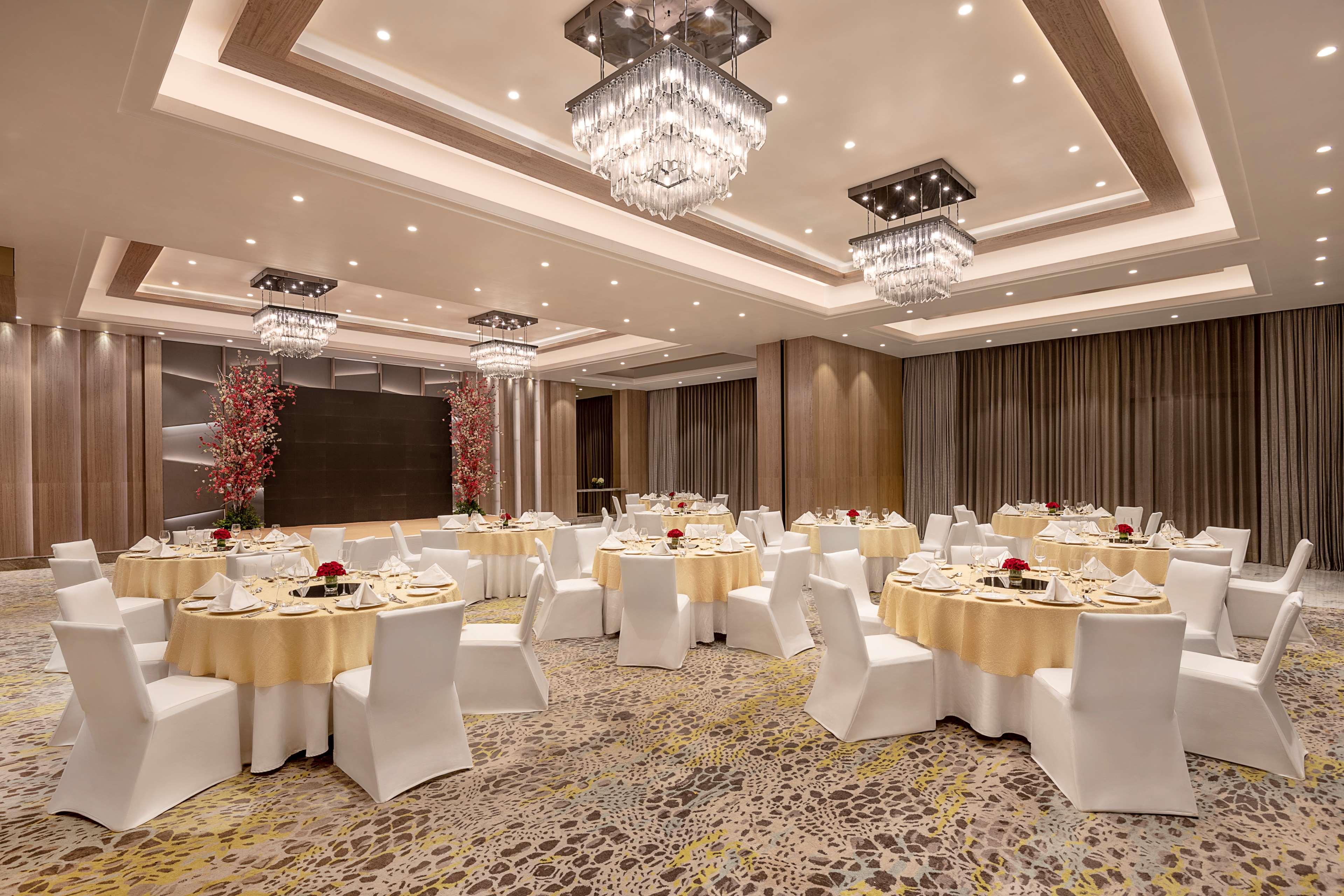 Radisson Mumbai Andheri Midc Εξωτερικό φωτογραφία The Grand Ballroom