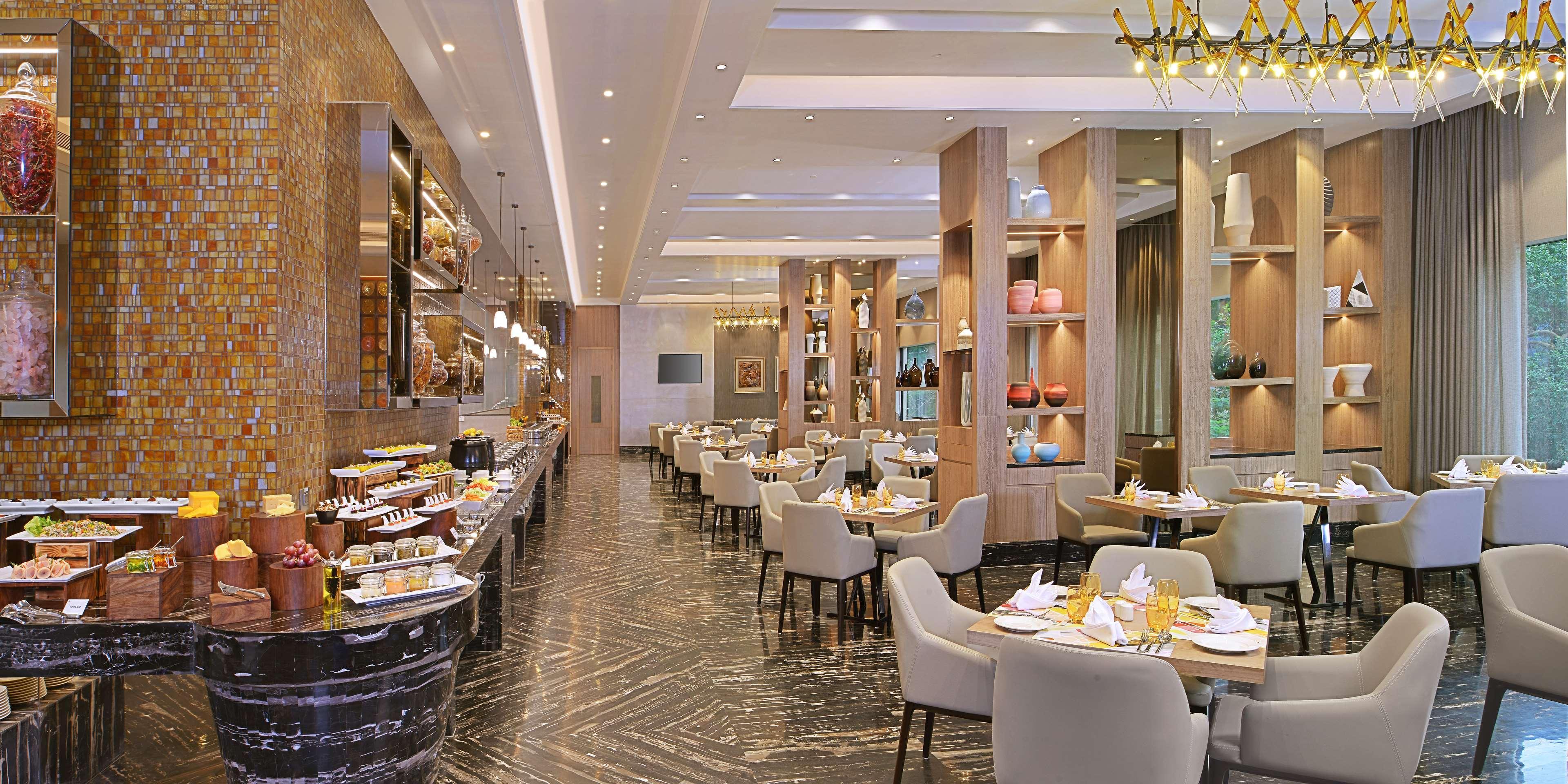 Radisson Mumbai Andheri Midc Εξωτερικό φωτογραφία The restaurant