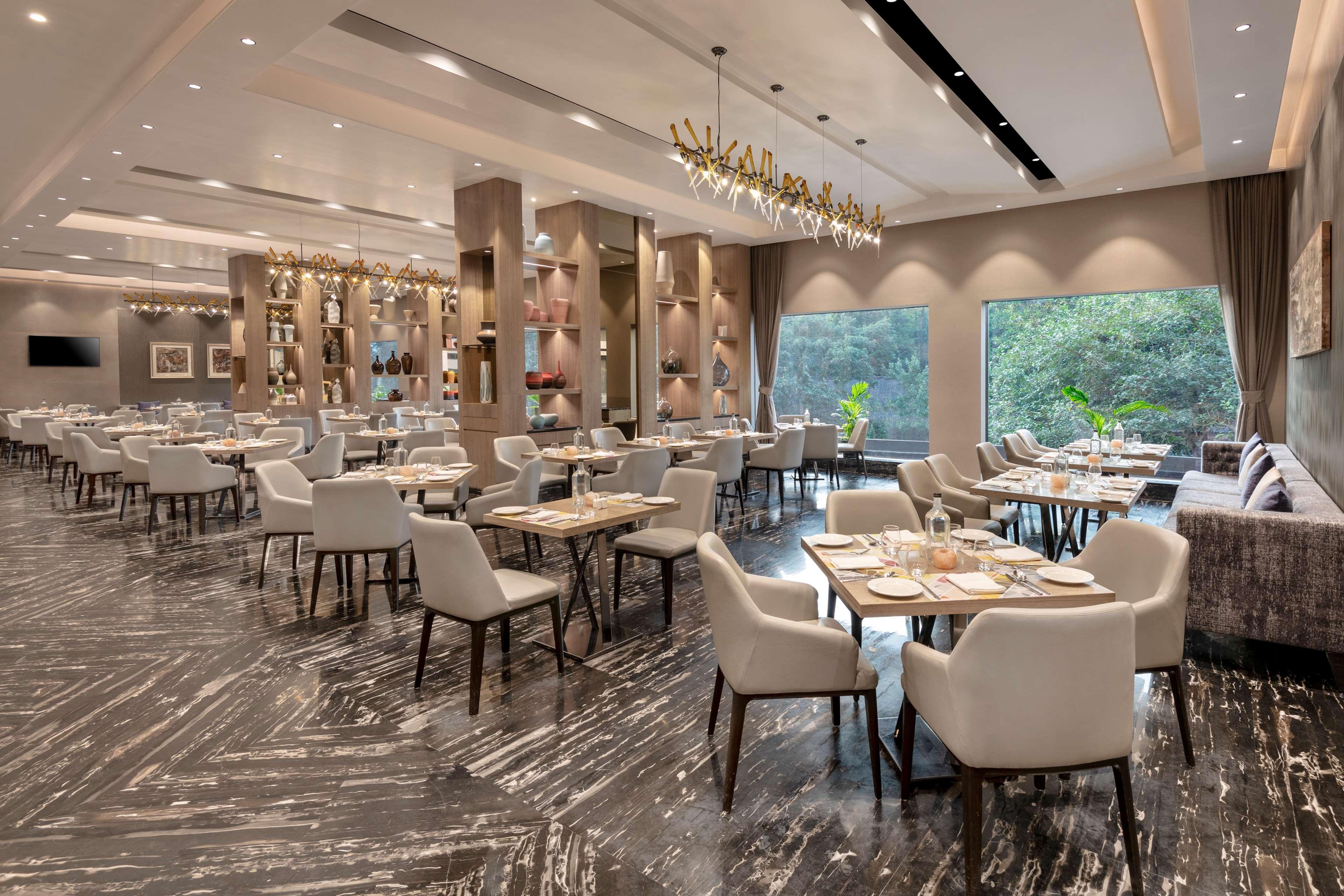 Radisson Mumbai Andheri Midc Εξωτερικό φωτογραφία The restaurant
