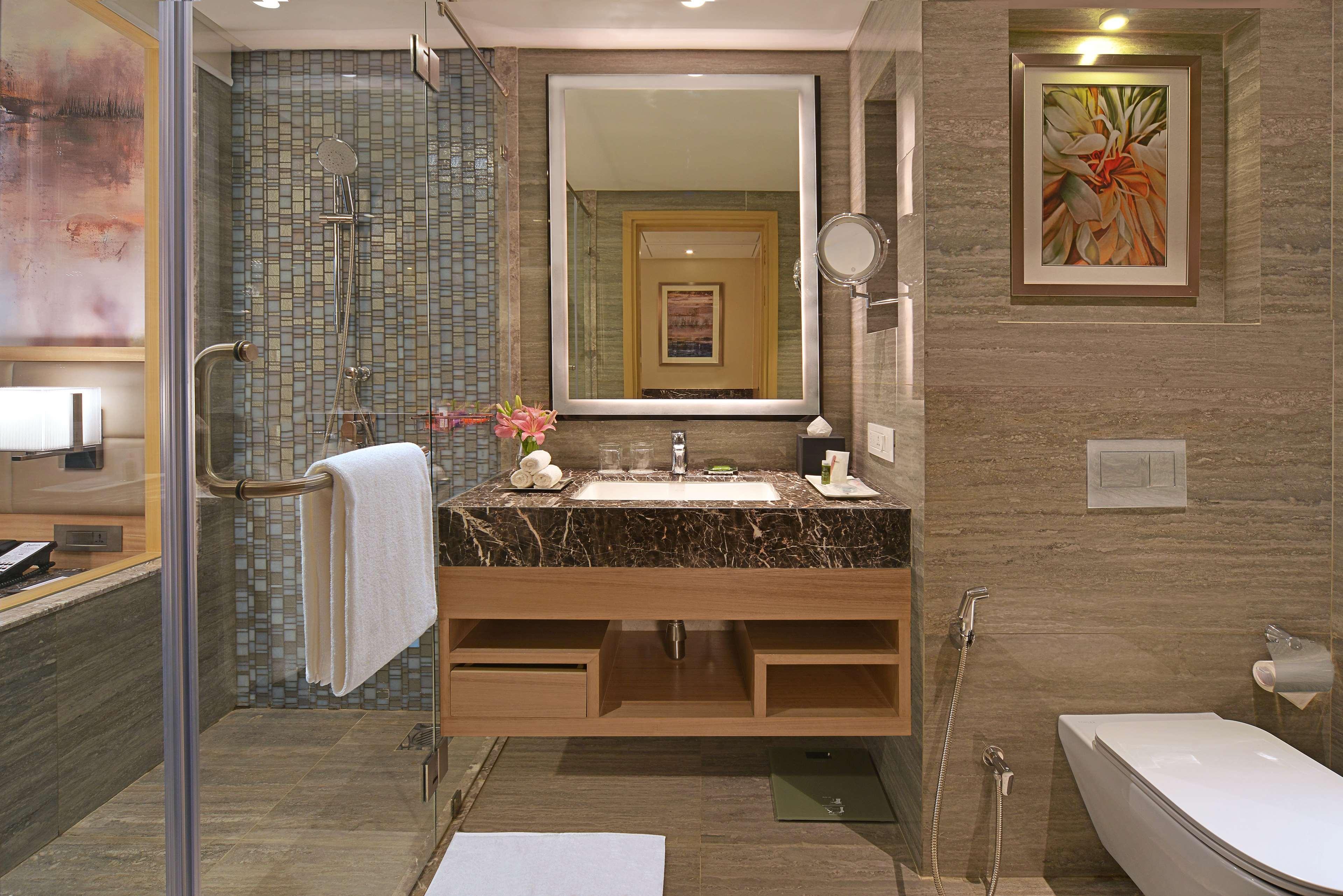 Radisson Mumbai Andheri Midc Εξωτερικό φωτογραφία Bathroom